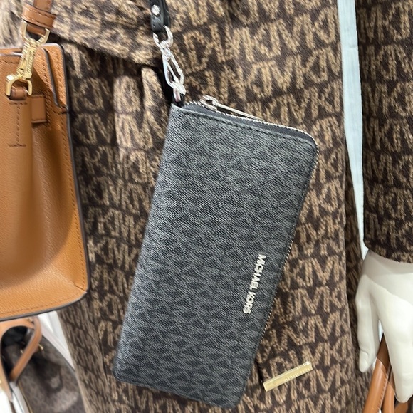 Michael Kors Jet Set Travel Large Travel CONTINENTAL wallet-wristlet-phoneholder - Picture 1 of 16
